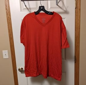 True Classic V neck Tshirt